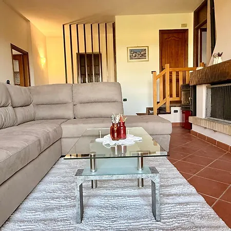 Among The Vineyards Villa Tassarolo